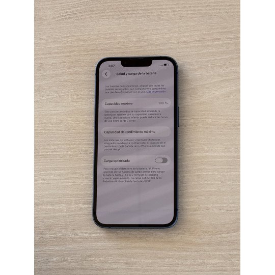 Rendimiento Apple confiable y diseño elegante a un precio más accesible. Disfruta de 128GB de almacenamiento, cámara avanzada y